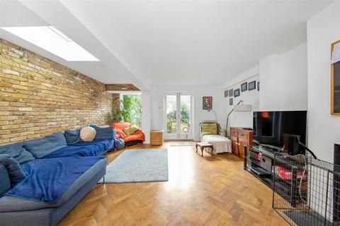 4 bedroom terraced house to rent, Kitto Road, London SE14