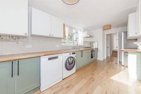 4 bedroom terraced house to rent, Ventnor Road, London SE14