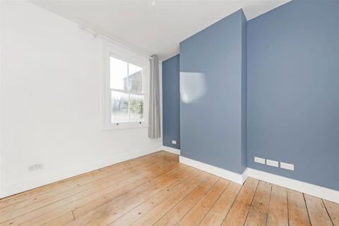 4 bedroom terraced house to rent, Ventnor Road, London SE14