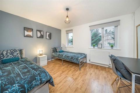 1 bedroom flat to rent, Mornington Road, London SE8