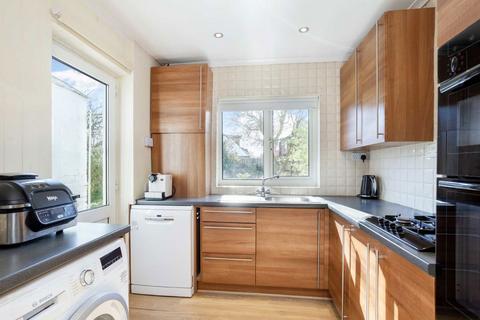 3 bedroom semi-detached house to rent, Meadow Hill, New Malden KT3