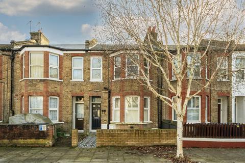 2 bedroom flat for sale, Shirley Gardens, London W7