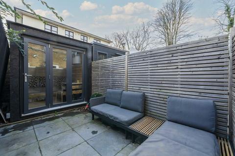 37a Shirley Gardens, London, W7 3PT