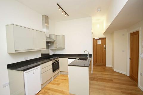 1 bedroom flat for sale, Chertsey Road, Twickenham TW1