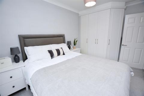 1 bedroom flat for sale, Roslyn Close, Mitcham CR4