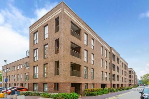 2 bedroom flat for sale, Adenmore Road, London SE6