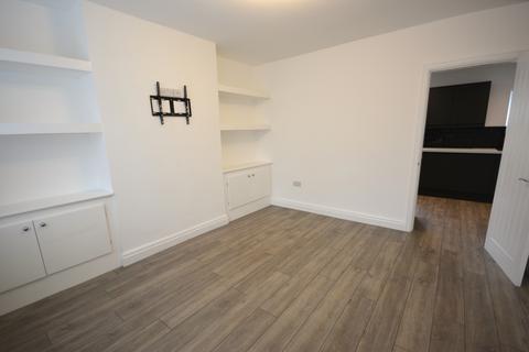 2 bedroom terraced house to rent, Park View Road, Prestwich, M25 1FA