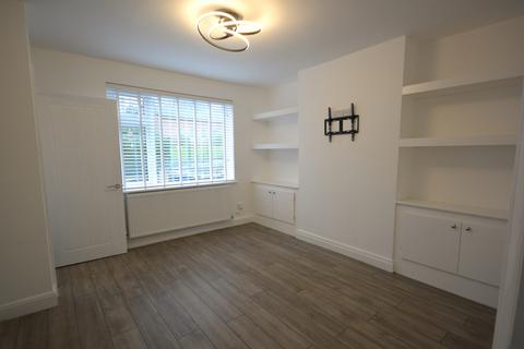 2 bedroom terraced house to rent, Park View Road, Prestwich, M25 1FA