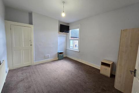 4 bedroom house to rent, Welham Road, London