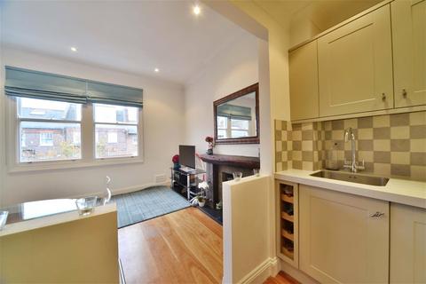 2 bedroom apartment for sale, Denning Road, Hampstead, London, NW3