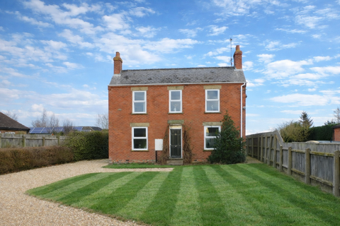 2 bedroom detached house for sale, Washway Road, Saracen's Head