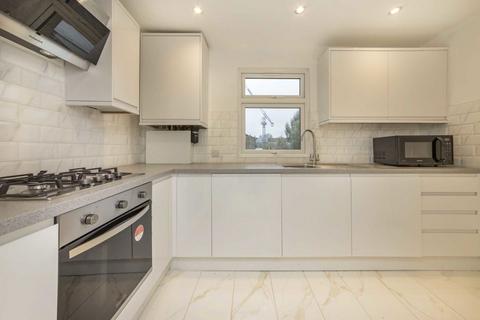 3 bedroom house to rent, Kew Road, Richmond TW9