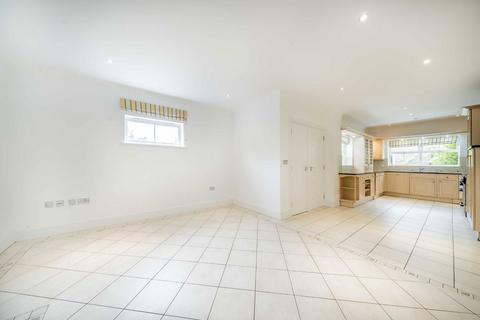 5 bedroom semi-detached house to rent, Kings Road, Richmond TW10