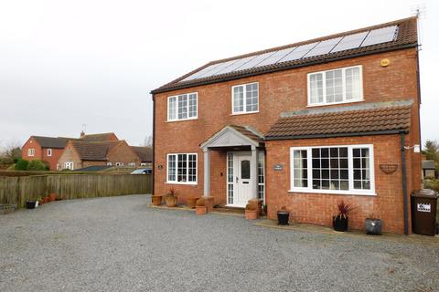 4 bedroom detached house for sale, Washway Road, Saracen's Head