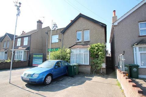 Chesterfield Road, Ashford, Surrey, TW15