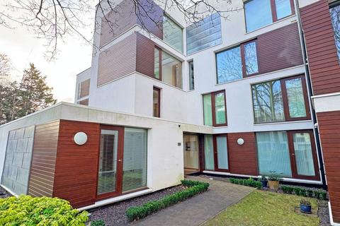8 Rivermead Close, Teddington, TW11 9NL