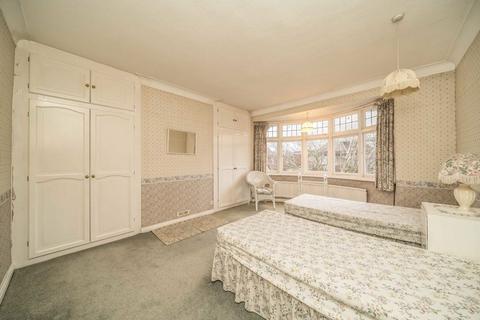 30 Ashridge Way, Morden, SM4 4EF