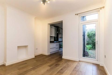 2 bedroom house to rent, Beaconsfield Road, Surbiton KT5