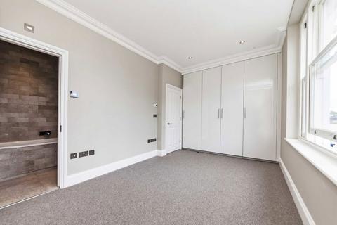 2 bedroom flat to rent, Claremont Road, Surbiton KT6