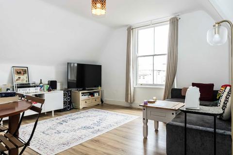 1 bedroom flat to rent, Parklands, Surbiton KT5