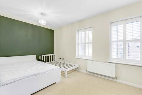 2 bedroom flat to rent, Victoria Road, Surbiton KT6