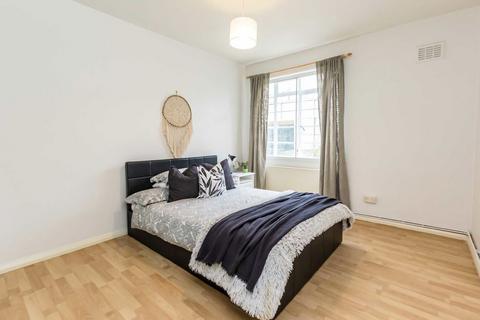 1 bedroom flat to rent, Wyndham Road, London SE5