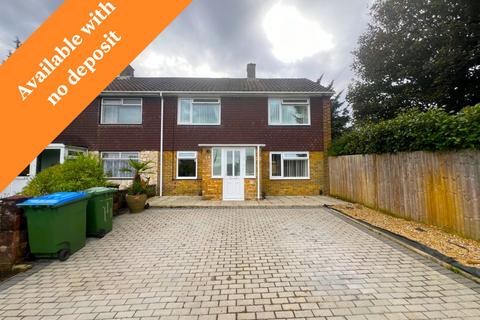 3 bedroom end of terrace house to rent, Longmead Road, Hampshire SO18