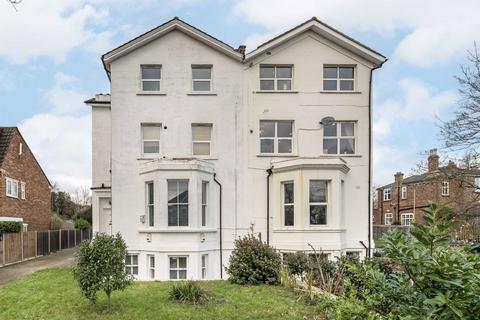 3 bedroom flat for sale, Lawrie Park Road, London SE26