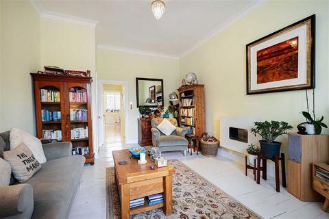 3 bedroom flat for sale, Crooms Hill, London SE10