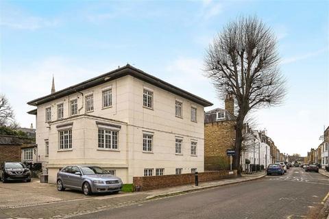 3 bedroom flat for sale, Crooms Hill, London SE10