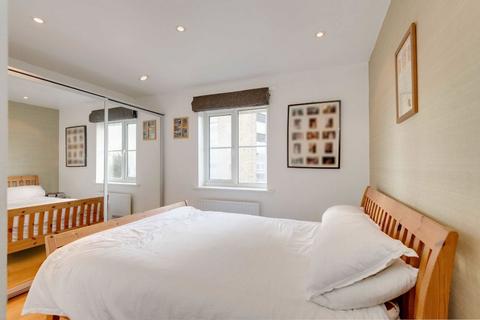 2 bedroom flat for sale, Gurnell Grove, London W13