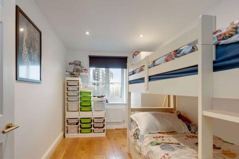 2 bedroom flat for sale, Gurnell Grove, London W13