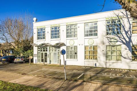 1 bedroom flat for sale, Chertsey Road, St Margarets TW1