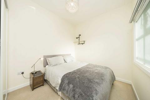 1 bedroom flat for sale, Chertsey Road, St Margarets TW1