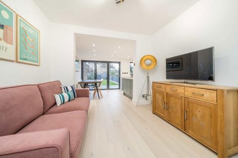 27 Fulwell Park Avenue, Twickenham, TW2 5HF