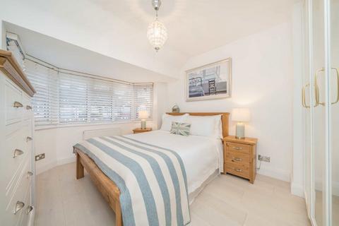 27 Fulwell Park Avenue, Twickenham, TW2 5HF