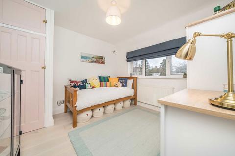 27 Fulwell Park Avenue, Twickenham, TW2 5HF