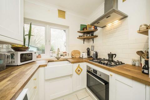 16 Vale Close, Twickenham, TW1 4SF