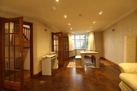 3 bedroom detached house to rent, Wentworth Road, London NW11