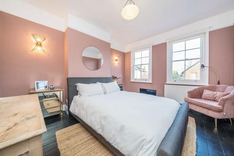 30 Grove Lane, Kingston Upon Thames, KT1 2ST