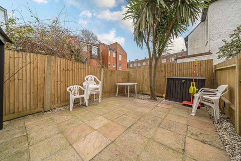 28 Berystede, Kingston Upon Thames, KT2 7PQ