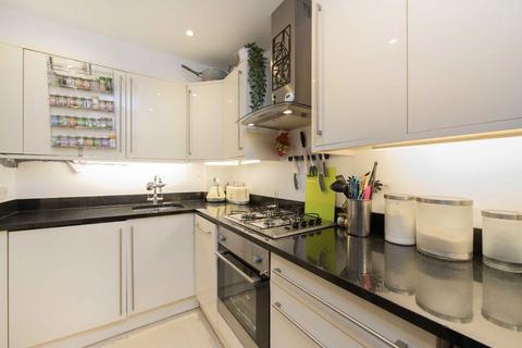 2 bedroom flat to rent, Chesterton Road, London W10