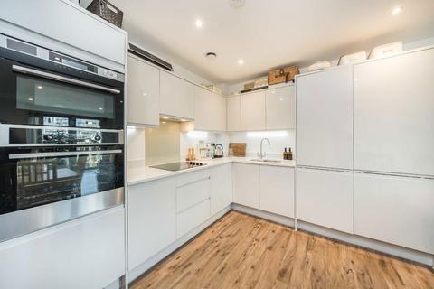 2 bedroom flat for sale, Osiers Road, London SW18