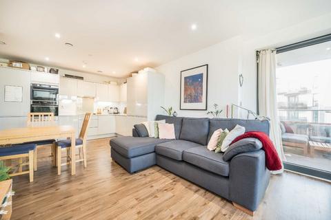 2 bedroom flat for sale, Osiers Road, London SW18