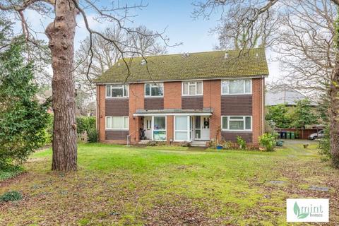 3 bedroom maisonette for sale, Park Road, Woking GU22