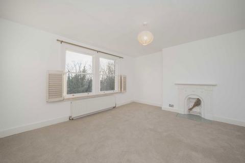 2 bedroom flat to rent, Colney Hatch Lane, London N10