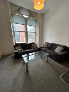 3 bedroom flat to rent, (Flat 1FR) Nethergate, West End DD1