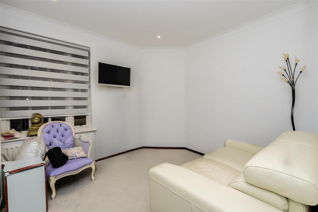 Davidson Frost-Wellings, DFW, Wellington House, Ay