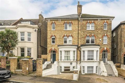 1 bedroom flat for sale, Eglinton Hill, London SE18