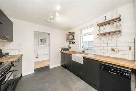 1 bedroom flat for sale, Eglinton Hill, London SE18